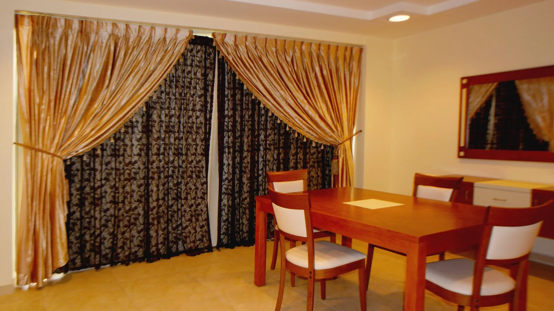 Public Security Hotel & Chalets Aqaba 3*,